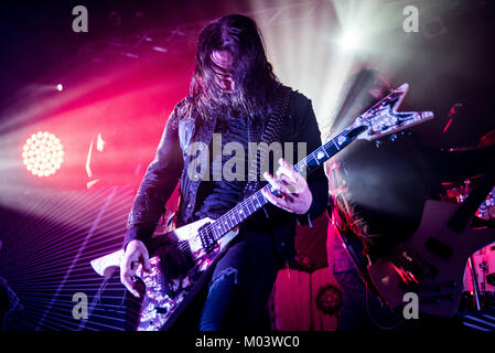 Mailand, Italien. 17. Januar, 2018. Michael Amottperforms mit Arch Enemy im Alcatraz in Mailand, Italien. 17 Jan, 2018. Credit: Alberto Gandolfo/Alamy leben Nachrichten Stockfoto