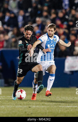 Leganes, Spanien. 18. Januar, 2018. Francisco Alarcón, ISCO (Real Madrid) kämpft um den Ball Copa del Rey Match zwischen Leganes FC vs Real Madrid im Municipal de Butarque Stadion in Madrid, Spanien, 18. Januar 2018. Credit: Gtres Información más Comuniación auf Linie, S.L./Alamy leben Nachrichten Stockfoto