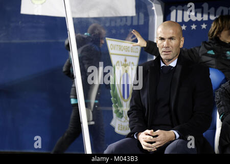 Leganes, Spanien. 18. Januar, 2018. Zinedine Zidane vor dem Spiel, Jan 2018 Leganés und Real Madrid CF Butarque Stadium, Copa del Rey Viertelfinale Tannen Bein match Credit: Manu Reino/SOPA/ZUMA Draht/Alamy leben Nachrichten Stockfoto