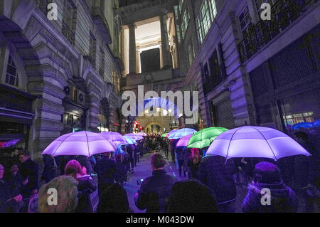 London, Großbritannien. 18 Jan, 2018. Das Dachprojekt von Cirque Bijou an der Regent Street, Teil der Lumiere London Festival in London 2018. Foto Datum: Donnerstag, 18. Januar 2018. Credit: Roger Garfield/Alamy leben Nachrichten Stockfoto