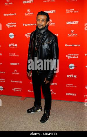Park City, UT, USA. 18 Jan, 2018. Utkarsh Ambudkar in der Ankunftshalle für BLINDSPOTTING Premiere auf dem Sundance Film Festival 2018, Eccles Theater, Park City, UT 18. Januar 2018. Credit: JA/Everett Collection/Alamy leben Nachrichten Stockfoto