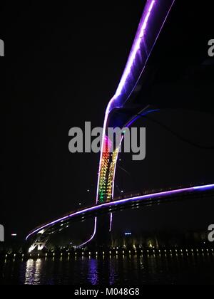 Januar 18, 2018 - Suzhou, Suzhou, China - Suzhou, China - Januar 2018: Neonlichter der Grand Canal dekorieren in Suzhou in der chinesischen Provinz Jiangsu, 18. Januar 2018. (Bild: © SIPA Asien über ZUMA Draht) Stockfoto