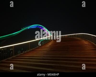 Januar 18, 2018 - Suzhou, Suzhou, China - Suzhou, China - Januar 2018: Neonlichter der Grand Canal dekorieren in Suzhou in der chinesischen Provinz Jiangsu, 18. Januar 2018. (Bild: © SIPA Asien über ZUMA Draht) Stockfoto