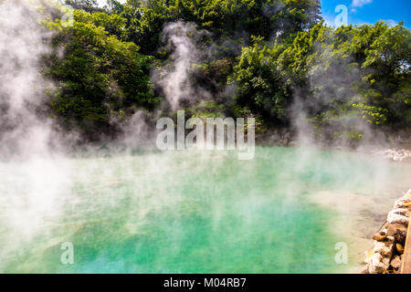 Die Jade - wie die Thermalquellen in Beitou Thermal Valley ist die Freigabe der Schwefelsäure Dampf. Stockfoto