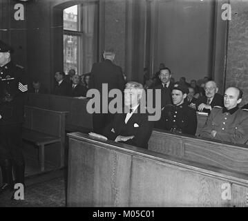 Dieser Titel bezieht sich auf ein historisches Bild oder Dokument, das Burgemeester Voute betrifft und möglicherweise mit einem Gericht oder einer Rechtssache in der Vergangenheit in Verbindung gebracht wurde. Das Bild oder der Datensatz hebt historische Ereignisse hervor. Stockfoto