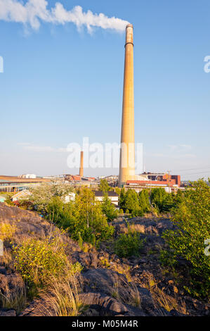 Einer der grösseren Sudbury berühmtesten Wahrzeichen, "die Superstack' Stockfoto