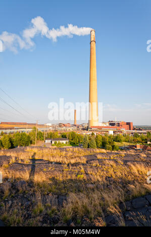 Einer der grösseren Sudbury berühmtesten Wahrzeichen, "die Superstack' Stockfoto