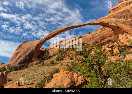 Der Landscape Arch im Arches National Park in Utah. Stockfoto