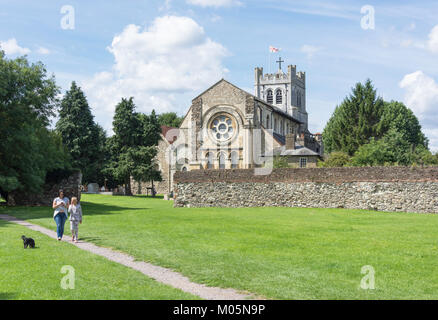 Waltham Abbey Church von Abbey Gardens, Waltham Abbey, Essex, England, Vereinigtes Königreich Stockfoto