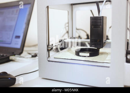3D-Drucker drucken. In der Nähe der Drucktechnologie Stockfoto