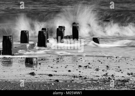 Wellen in Zeitlupe - Künstlerische Wirkung Stockfoto