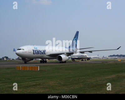 C-GTSN Air Transat Airbus A 330-243-cn 369 pic3 Stockfoto