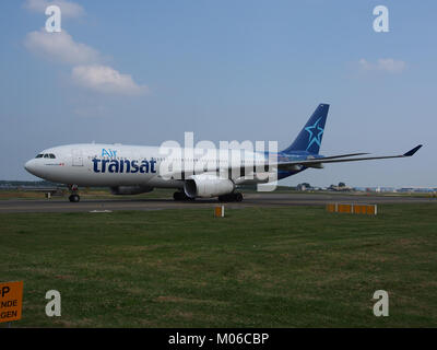 C-GTSN Air Transat Airbus A 330-243-cn 369 pic 4 Stockfoto