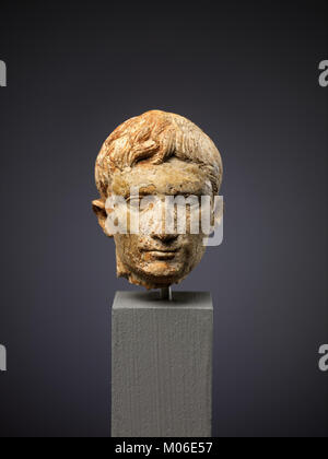 Elfenbein portrait Leiter des Kaiser Augustus MET DP 337495 Stockfoto