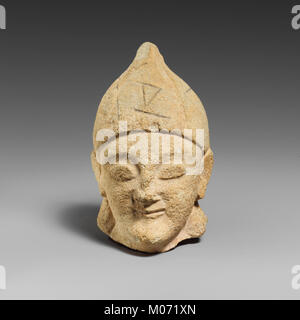 Kalkstein Kopf einer bartlos Kater mit einem Helm der Griechische Typ MET DP 159429 Stockfoto
