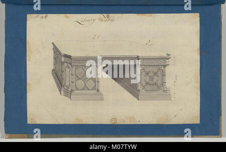 Ein Büchertisch, der nach Chippendale-Designs gestaltet ist und detaillierte Holzarbeiten, elegante Handwerkskunst und georgianische Möbel im Stil des 18. Jahrhunderts zeigt. Stockfoto