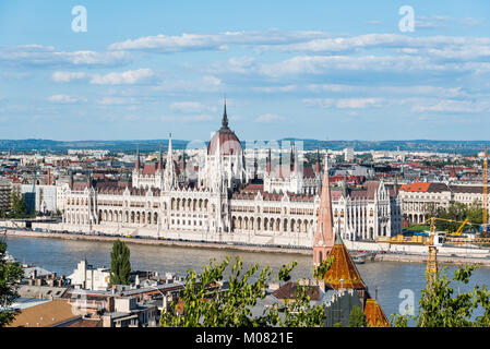 Budapest, Ungarn - 12. August 2017: Stadtbild von Budapest mit dem Parlament Gebäude und Donau Stockfoto