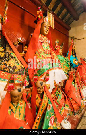 China, Hongkong, Central, Hollywood Road, Man Mo Tempel, Statuen von Taoistischen Götter Stockfoto