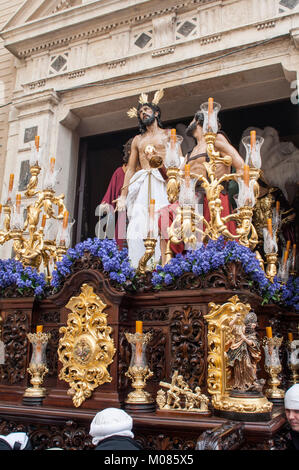 Farbfoto Der prozessionsweg Beenden des Schwimmers Christi von der Bruderschaft der "Jesus am Palmsonntag Despojado' Stockfoto