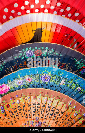 Bunte spanischen Fans in Andalusien Stockfoto