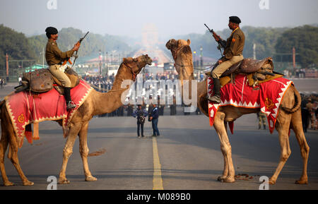 New Delhi, Indien. 19 Jan, 2018. Präsidenten Bodyguard Praxis während des Herzschlags retreat Proben im Rajpath in Neu Delhi am Donnerstag. Foto von Ravi Shrikant Singh. Präsidenten Bodyguard Praxis während des Herzschlags retreat Proben im Rajpath in Neu Delhi am Donnerstag. Foto von Ravi Shrikant Singh. Credit: shrikant Singh/Pacific Press/Alamy leben Nachrichten Stockfoto