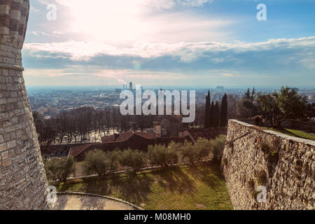 Panoramablick auf die Stadt Brescia vom Castl, Italien. Stockfoto
