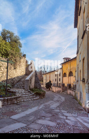 Burg auf dem Hügel Cidneo im historischen Zentrum von Brescia, Italien. Stockfoto