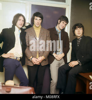 Die KINKS UK pop Gruppe in 1967. Von links: Ray Davies, Mick Avory, Ray Davies, Peter Quaife. Foto: Tony Gale Stockfoto