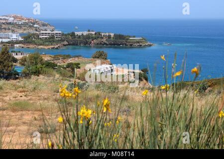 Küste der Insel Kreta in Griechenland. Hotels in Agia Pelagia. Stockfoto