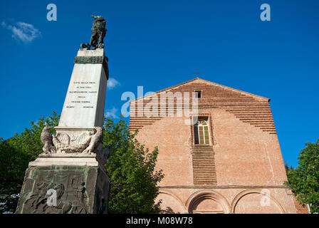 San Francesco Kirche und Kriegerdenkmal, Città della Pieve, Umbrien, Italien Stockfoto