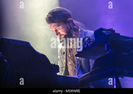 Norwegen, Oslo - November 24, 2017. Die amerikanische Indie-Rock-Band der Krieg gegen Drogen führt ein Live Konzert in Oslo Spektrum. (Foto: Gonzales Foto - Stian S. Moller). Stockfoto