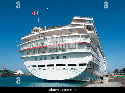 Das Schiff angedockt in Nassau, der Hauptstadt der Bahamas. Stockfoto