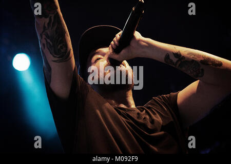 Der beliebte deutsche Rapper und Hip-Hop-Künstler Casper führt ein Live Konzert in das Freizeitzentrum West (FZW) in Dortmund. Deutschland, 03/10 2014. Stockfoto