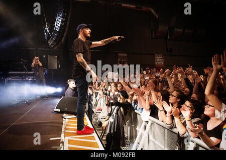 Der beliebte deutsche Rapper und Hip-Hop-Künstler Casper führt ein Live Konzert in das Freizeitzentrum West (FZW) in Dortmund. Deutschland, 03/10 2014. Stockfoto