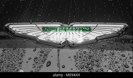 Wassertropfen auf einem Aston Martin in Goodwood Festival der Geschwindigkeit Stockfoto