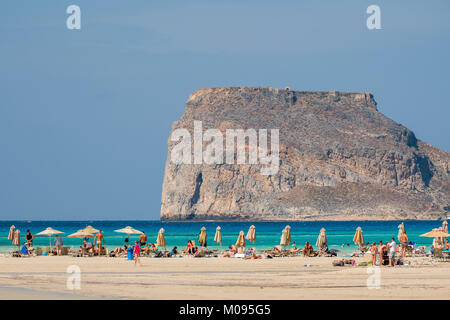 Blick auf den Traumstrand Balos, dahinter Insel Gramvoussa, Balos Strand, Sandstrand, der Halbinsel Gramvousa, Kreta, Griechenland, Europa, Chania, Europa, C Stockfoto