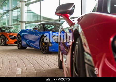 McLaren 720S bei MTC Woking Stockfoto
