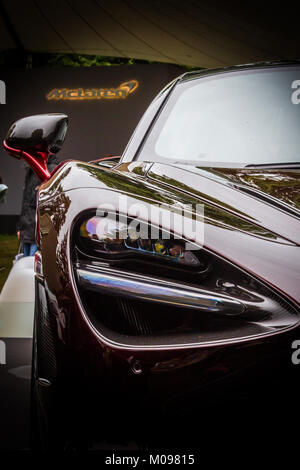 McLaren 720S bei MTC Woking Stockfoto