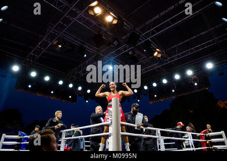 Norwegen, Bergen - Juni 9, 2017. Die norwegische professionelle Boxer Cecilia Brækhus (dargestellt) und argentinischen Erica Farias treffen sich in den Kampf, die Schlacht von Bergen in Bergen. (Foto: Gonzales Foto - Jarle H. Moe). Stockfoto