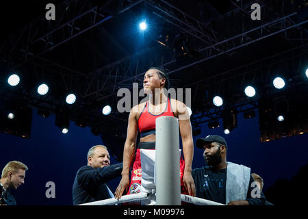 Norwegen, Bergen - Juni 9, 2017. Die norwegische professionelle Boxer Cecilia Brækhus (dargestellt) und argentinischen Erica Farias treffen sich in den Kampf, die Schlacht von Bergen in Bergen. (Foto: Gonzales Foto - Jarle H. Moe). Stockfoto