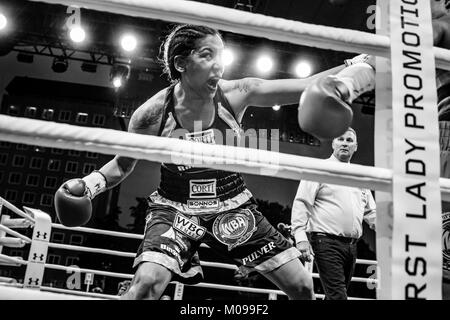 Norwegen, Bergen - Juni 09., 2017. Die norwegische professionelle Boxer Cecilia Brækhus und argentinischen Erica Farias (dargestellt) treffen sich in den Kampf, die Schlacht von Bergen in Bergen. (Foto: Gonzales Foto - Jarle H. Moe). Stockfoto