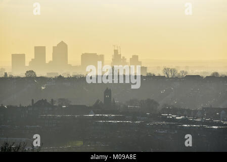 Alexandra Palace, London, Großbritannien. 19 Jan, 2018. UK Wetter. Schleier über London von Alexandra Palace gesehen. Quelle: Matthew Chattle/Alamy leben Nachrichten Stockfoto