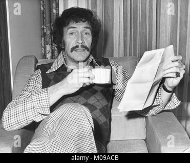 Der britische Schauspieler Peter Wyngarde, aus der TV-Serie 'Department S' und dem Spin-off 'Jason King', am 29. November 1974 in Berlin bekannt. Peter Wyngarde starb am 15. Januar 2018 in London im Alter von 90 Jahren. | Verwendung weltweit Stockfoto