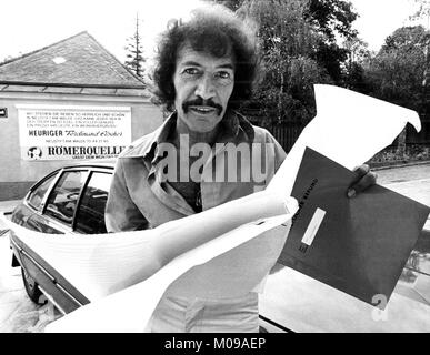 Der britische Schauspieler Peter Wyngarde, aus der TV-Serie 'Department S' und dem Spin-off 'Jason King', an einem Gesundheits-Check-up im Juli 1977 in Wien bekannt. Nach einer Computertomographie, Berühmtheit Arzt Dr. Alexander Schmidt bestätigte, dass er leben könnte bis zu 90 Jahren. Peter Wyngarde starb am 15. Januar 2018 in London im Alter von 90 Jahren. | Verwendung weltweit Stockfoto