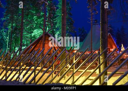 Rovaniemi, Finnland. 19 Jan, 2018. Foto auf Jan. 19, 2018 zeigt das Aufleuchten der Santa Claus Village, gelegen am Polarkreis in Rovaniemi, Finnland. Credit: Sergei Stepanov/Xinhua/Alamy leben Nachrichten Stockfoto