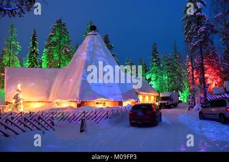 Rovaniemi, Finnland. 19 Jan, 2018. Foto auf Jan. 19, 2018 zeigt das Aufleuchten der Santa Claus Village, gelegen am Polarkreis in Rovaniemi, Finnland. Credit: Sergei Stepanov/Xinhua/Alamy leben Nachrichten Stockfoto