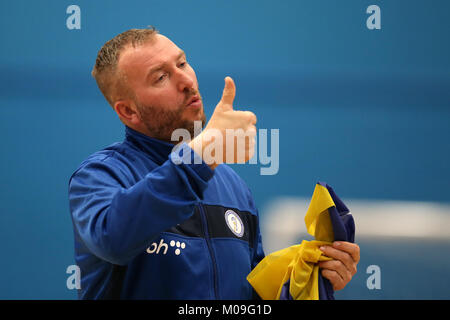 Cardiff, Großbritannien. 19 Jan, 2018. Taube Futsal-EM-Qualifikationsturnier, Aktion aus Wales (in Rot) v Bosnien & Herzegowina in Cardiff Metropolitan University, in Cardiff, South Wales am Freitag, den 19. Januar 2018. pic von Andrew Obstgarten/Alamy leben Nachrichten Stockfoto