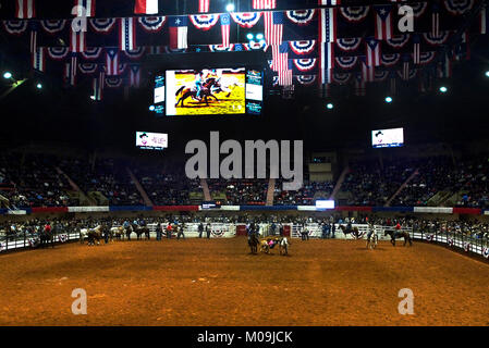 Älteste indoor Rodeo in der Welt, der Fort Worth lieferbar Zeige und Rodeo, feiert das 100-jährige Jubiläum im Jahr 2018. Will Rogers Memorial Coliseum in 1936 Sitze 5600 errichtet wurde. Insgesamt 700.000 $ in Preise werden heraus gegeben. Stockfoto