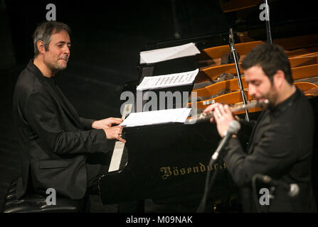 Teheran, Iran. 19 Jan, 2018. Italienische Musiker bei einem Konzert in der letzten Nacht von 33 Fadjr International Music Festival in Teheran, Iran, Jan. 19, 2018. Credit: Ahmad Halabisaz/Xinhua/Alamy leben Nachrichten Stockfoto