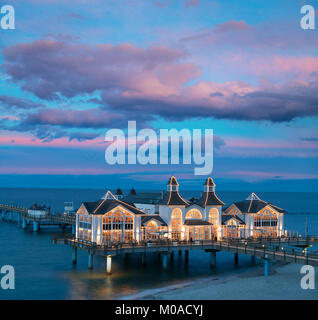 Seebrucke Sellin, einem berühmten historischen Haus auf Insel Rügen in Deutschland Stockfoto